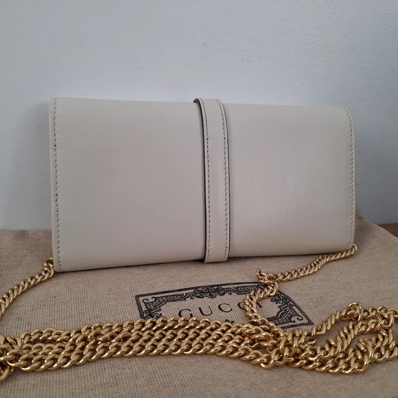 Gucci White Leather Chain Bag - Picture 3 of 7